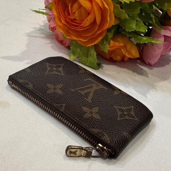 Louis Vuitton Handbags - Authentic Louis Vuitton Brown Monogram Key Cles